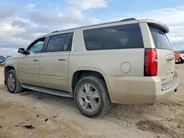 1GNSKJKC1GR264941 2016 CHEVROLET SUBURBAN - Image 2