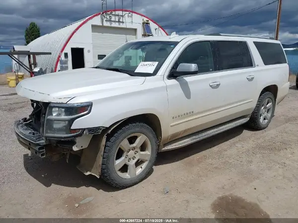 1GNSKJKC1GR284428 2016 CHEVROLET SUBURBAN - Image 2