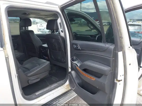 1GNSKJKC1GR284428 2016 CHEVROLET SUBURBAN - Image 8