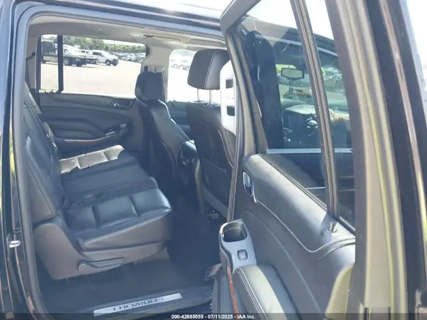 1GNSKJKC1GR407046 2016 CHEVROLET SUBURBAN - Image 8