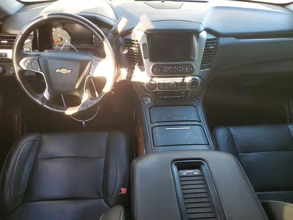 1GNSKJKC1HR142128 2017 CHEVROLET SUBURBAN - Image 8