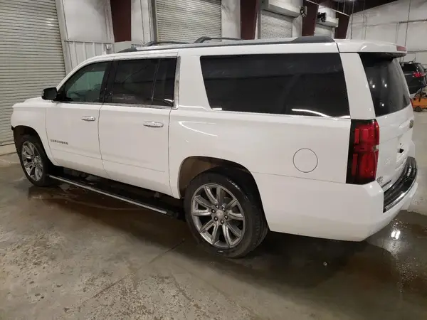 1GNSKJKC1HR153226 2017 CHEVROLET SUBURBAN - Image 2