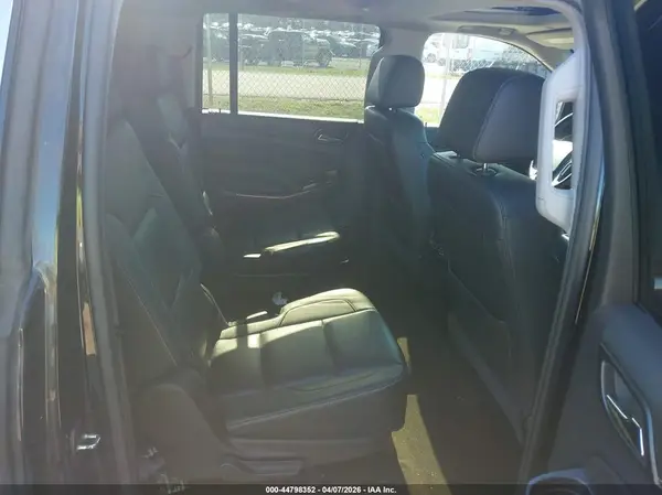1GNSKJKC1HR226191 2017 CHEVROLET SUBURBAN - Image 8