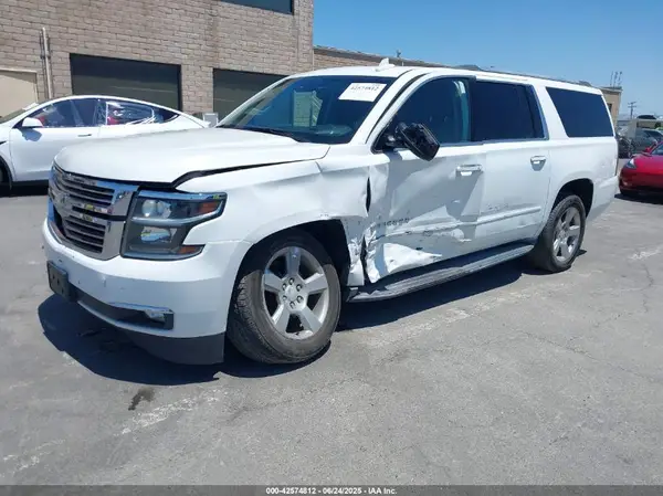 1GNSKJKC1HR228961 2017 CHEVROLET SUBURBAN - Image 2