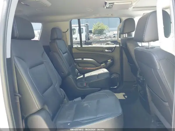 1GNSKJKC1HR228961 2017 CHEVROLET SUBURBAN - Image 8