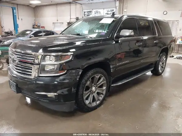 1GNSKJKC1HR237367 2017 CHEVROLET SUBURBAN - Image 2