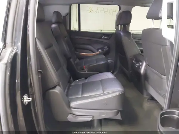 1GNSKJKC1HR237367 2017 CHEVROLET SUBURBAN - Image 8