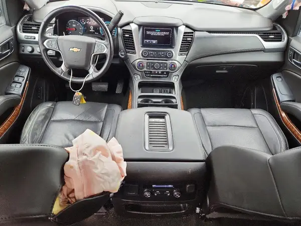 1GNSKJKC1HR245033 2017 CHEVROLET SUBURBAN - Image 8