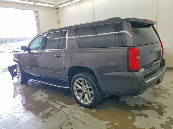 1GNSKJKC1HR252189 2017 CHEVROLET SUBURBAN - Image 2