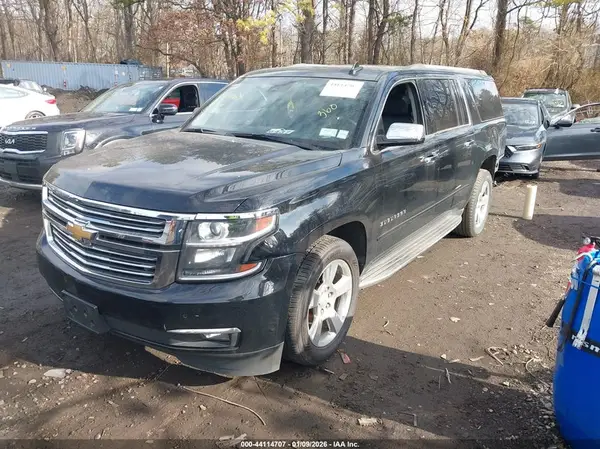 1GNSKJKC1HR353569 2017 CHEVROLET SUBURBAN - Image 2