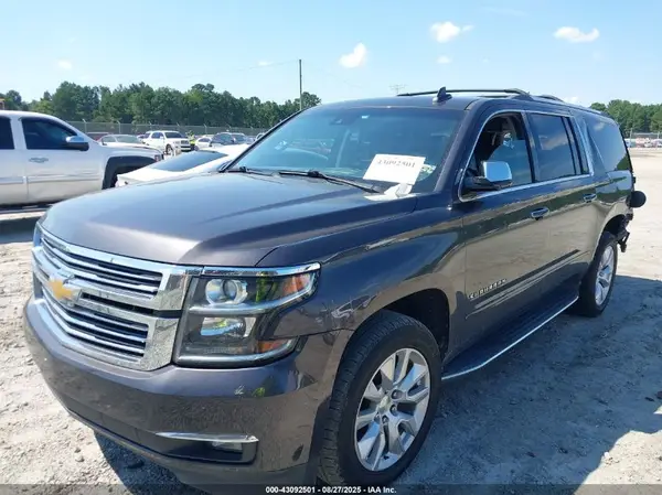 1GNSKJKC1HR403063 2017 CHEVROLET SUBURBAN - Image 2