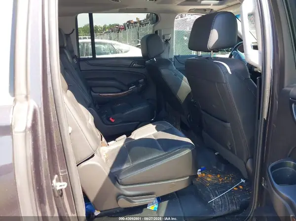 1GNSKJKC1HR403063 2017 CHEVROLET SUBURBAN - Image 8