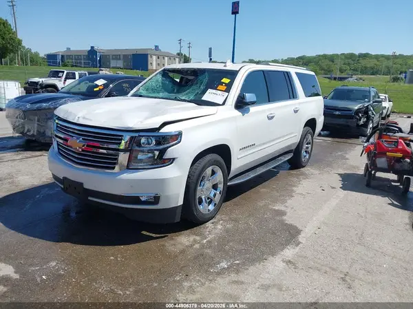 1GNSKJKC1JR258841 2018 CHEVROLET SUBURBAN - Image 2