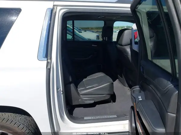 1GNSKJKC1KR152438 2019 CHEVROLET SUBURBAN - Image 8