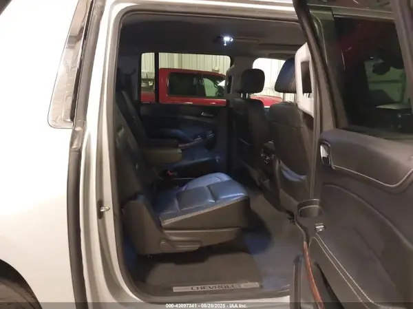 1GNSKJKC1LR160959 2020 CHEVROLET SUBURBAN - Image 8