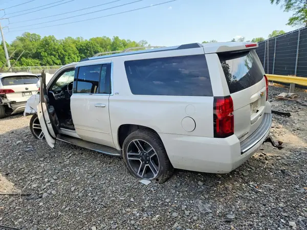 1GNSKJKC2GR194219 2016 CHEVROLET SUBURBAN - Image 2