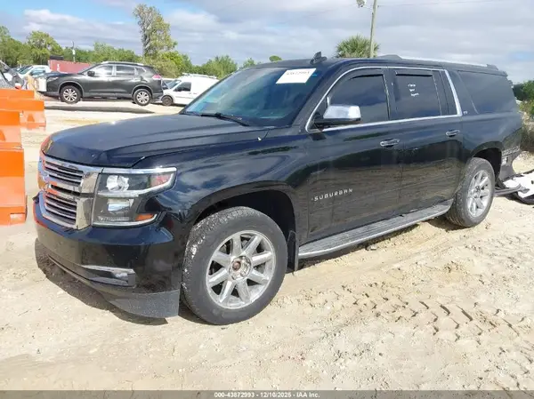 1GNSKJKC2GR207163 2016 CHEVROLET SUBURBAN - Image 2