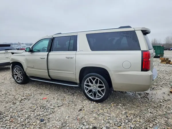 1GNSKJKC2GR237313 2016 CHEVROLET SUBURBAN - Image 2