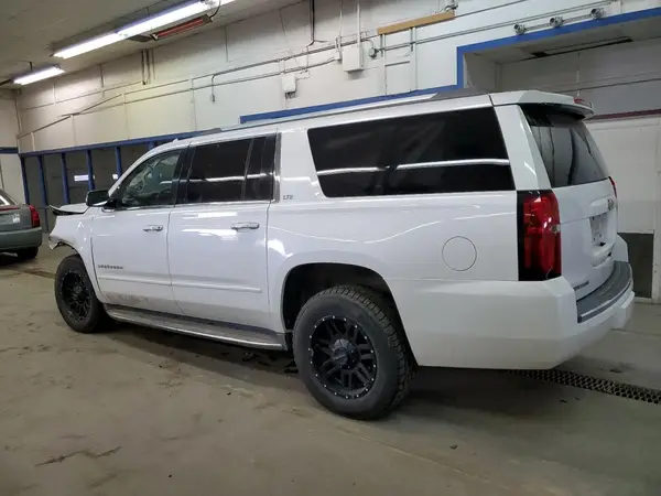 1GNSKJKC2GR322197 2016 CHEVROLET SUBURBAN - Image 2