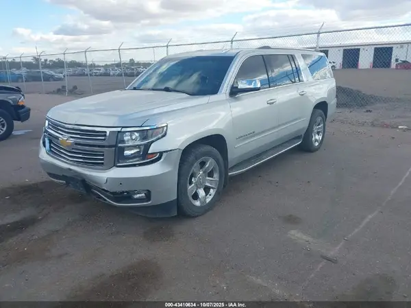 1GNSKJKC2GR359539 2016 CHEVROLET SUBURBAN - Image 2