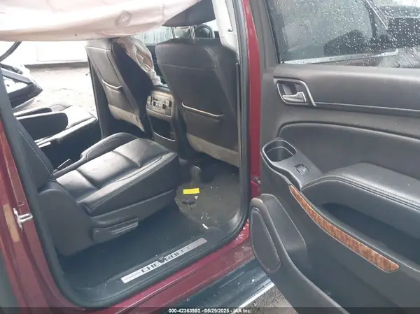 1GNSKJKC2HR318703 2017 CHEVROLET SUBURBAN - Image 8