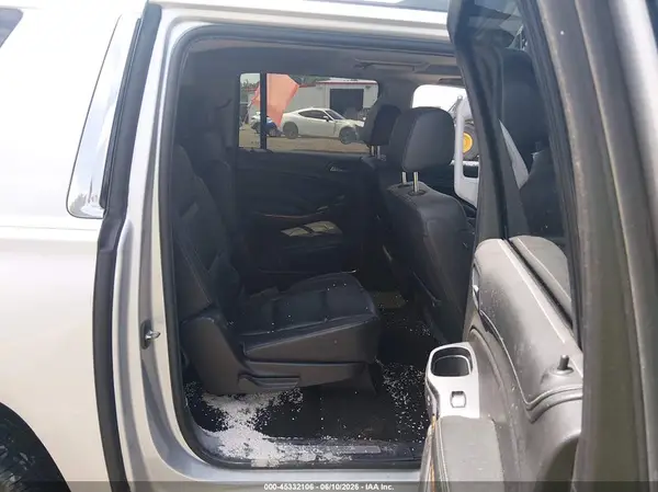 1GNSKJKC2JR175628 2018 CHEVROLET SUBURBAN - Image 8