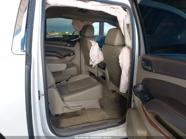 1GNSKJKC2JR183843 2018 CHEVROLET SUBURBAN - Image 8