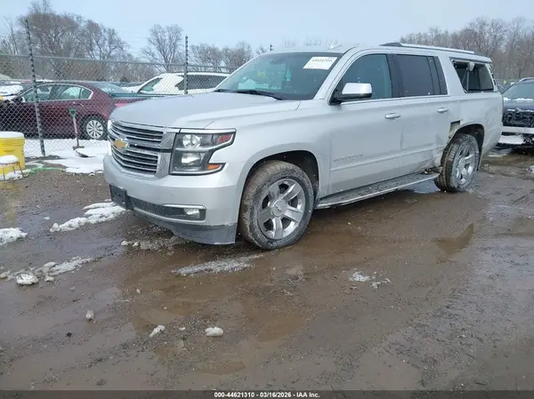 1GNSKJKC2JR374680 2018 CHEVROLET SUBURBAN - Image 2
