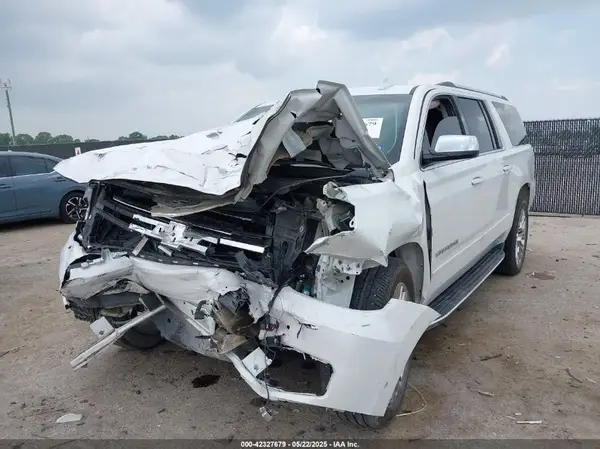 1GNSKJKC2JR378793 2018 CHEVROLET SUBURBAN - Image 2