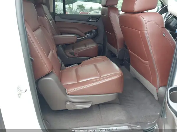 1GNSKJKC2KR258767 2019 CHEVROLET SUBURBAN - Image 8