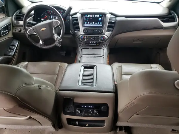 1GNSKJKC2KR327697 2019 CHEVROLET SUBURBAN - Image 8