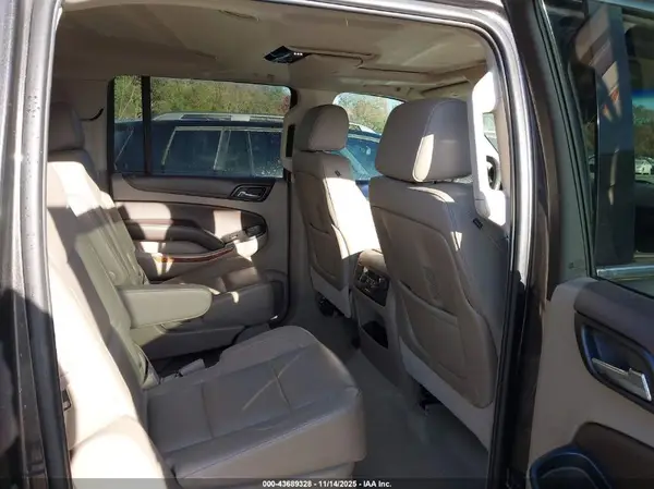 1GNSKJKC3GR283149 2016 CHEVROLET SUBURBAN - Image 8