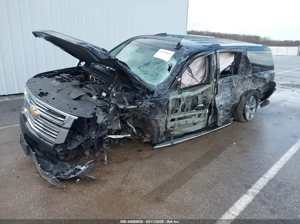 1GNSKJKC3GR304775 2016 CHEVROLET SUBURBAN - Image 2