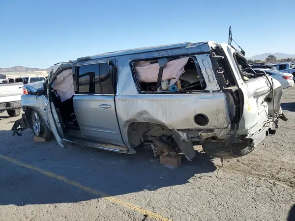 1GNSKJKC3HR126366 2017 CHEVROLET SUBURBAN - Image 2
