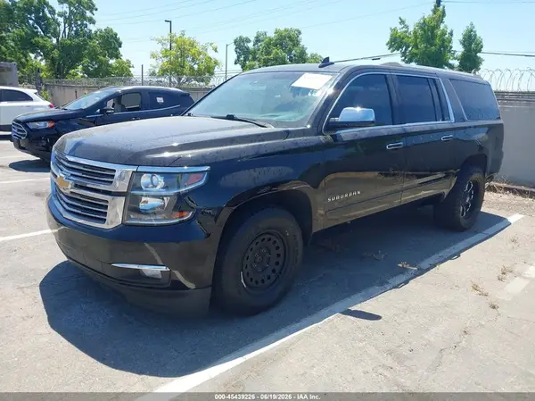 1GNSKJKC3HR231036 2017 CHEVROLET SUBURBAN - Image 2