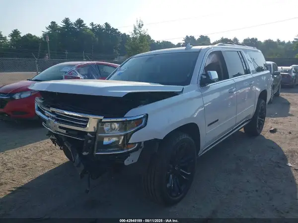 1GNSKJKC3HR238133 2017 CHEVROLET SUBURBAN - Image 2