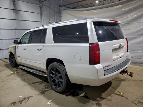 1GNSKJKC3HR239945 2017 CHEVROLET SUBURBAN - Image 2