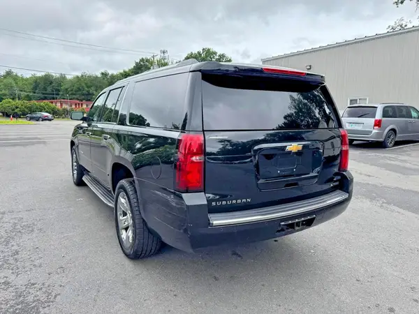 1GNSKJKC3HR249150 2017 CHEVROLET SUBURBAN - Image 2