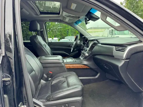 1GNSKJKC3HR249150 2017 CHEVROLET SUBURBAN - Image 8