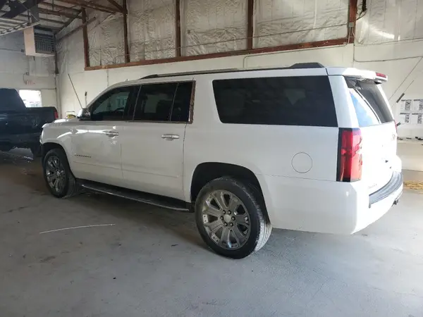 1GNSKJKC3HR331914 2017 CHEVROLET SUBURBAN - Image 2