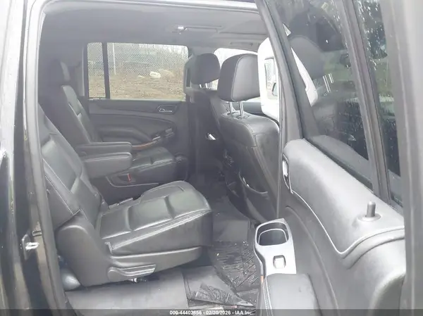 1GNSKJKC3JR279853 2018 CHEVROLET SUBURBAN - Image 8