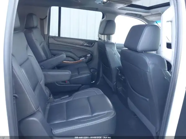 1GNSKJKC3JR298631 2018 CHEVROLET SUBURBAN - Image 8