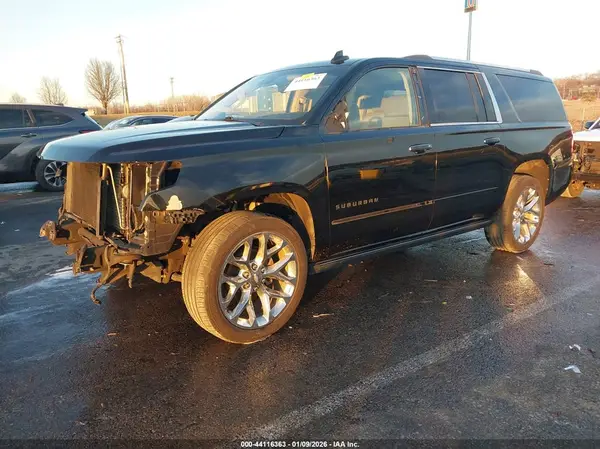 1GNSKJKC3KR141330 2019 CHEVROLET SUBURBAN - Image 2