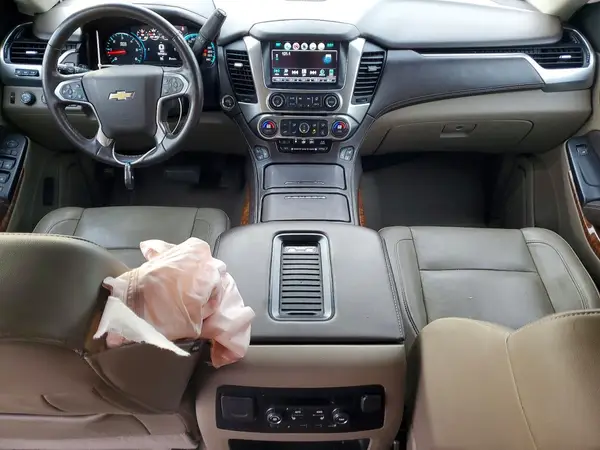 1GNSKJKC3KR303084 2019 CHEVROLET SUBURBAN - Image 8