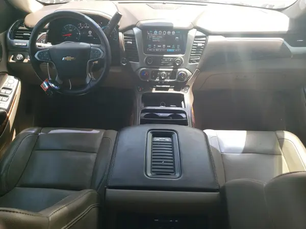 1GNSKJKC3KR327787 2019 CHEVROLET SUBURBAN - Image 8