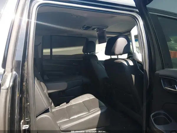 1GNSKJKC3KR396026 2019 CHEVROLET SUBURBAN - Image 8
