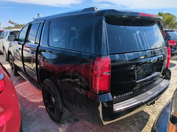 1GNSKJKC4GR133843 2016 CHEVROLET SUBURBAN - Image 2