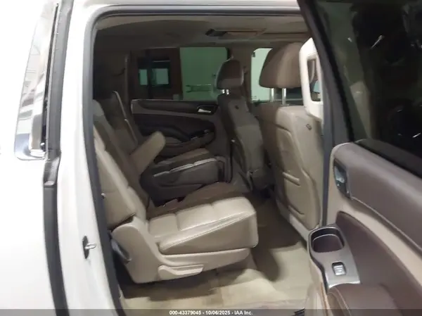 1GNSKJKC4GR262472 2016 CHEVROLET SUBURBAN - Image 8