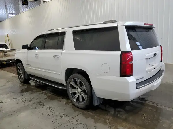 1GNSKJKC4HR123511 2017 CHEVROLET SUBURBAN - Image 2