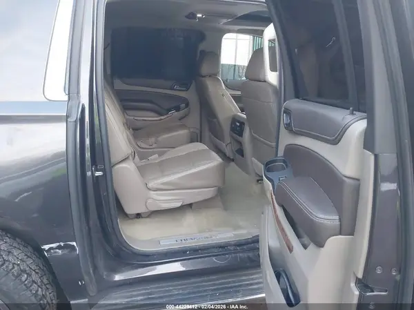 1GNSKJKC4HR212415 2017 CHEVROLET SUBURBAN - Image 8